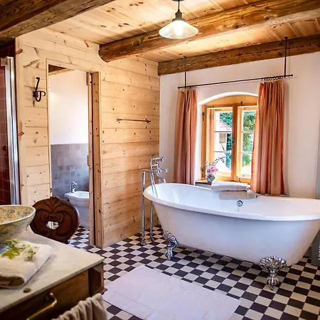 Nyaraló Historisches Baderhaus Mit Eigenem Saunauhaus