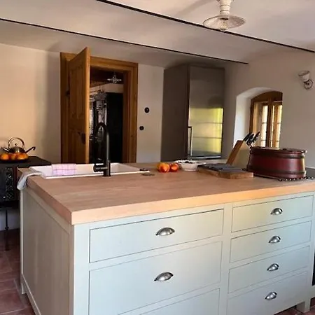 Historisches Baderhaus Mit Eigenem Saunauhaus Nyaraló