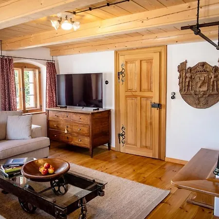 Historisches Baderhaus Mit Eigenem Saunauhaus Nyaraló