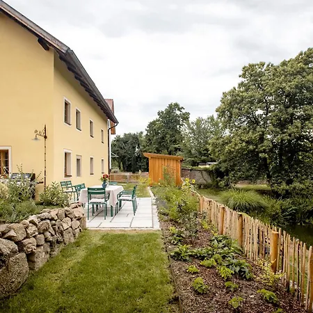 Historisches Baderhaus Mit Eigenem Saunauhaus * Roding